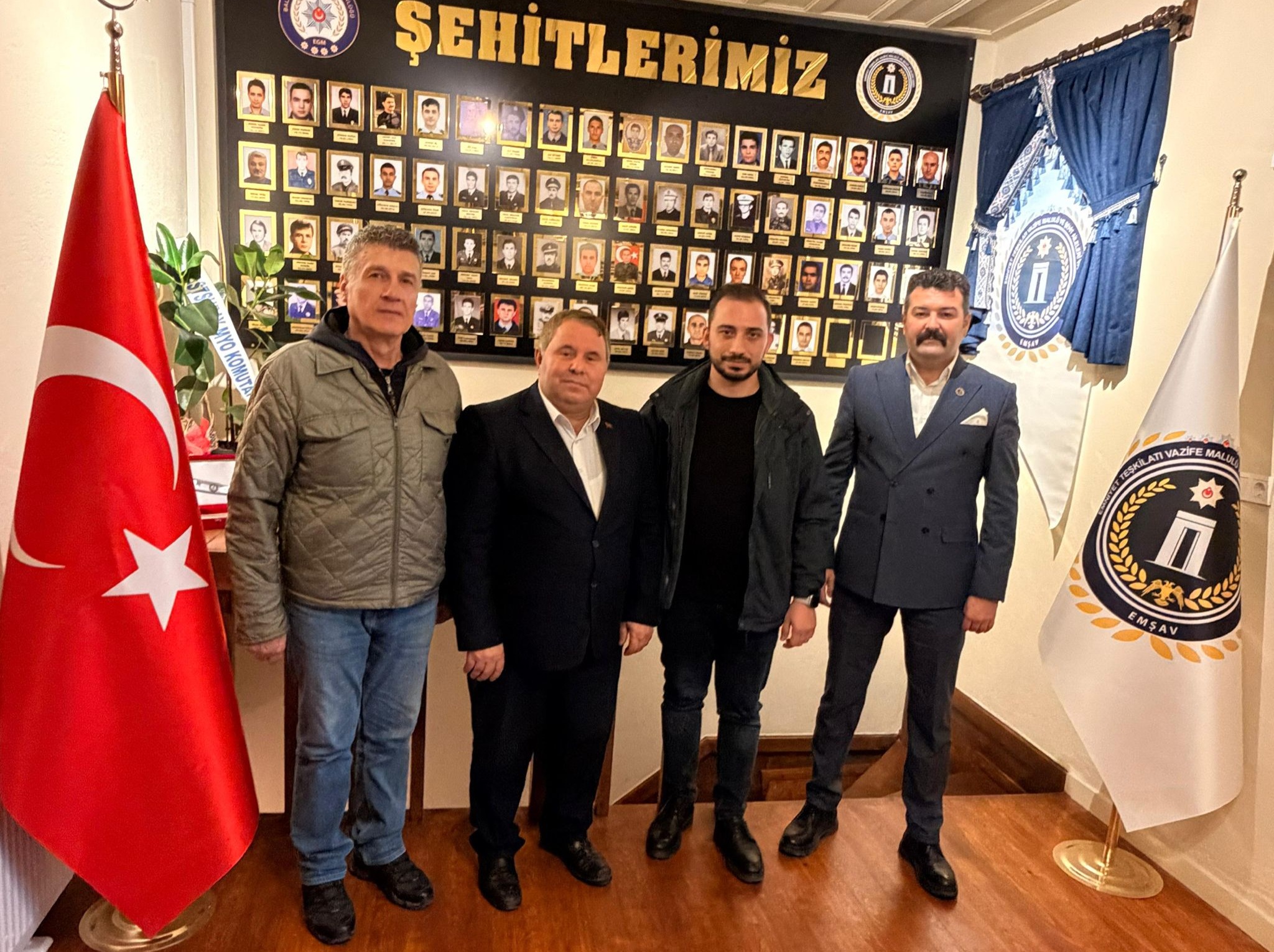 Yazar Gazetesi - Raşit Karagöz