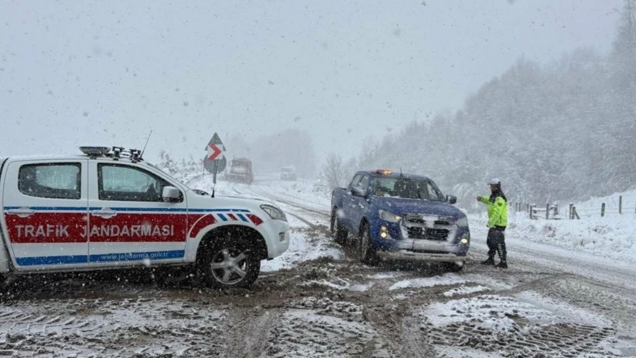Zonguldak’ta fırtına ve kar nedeniyle 29 Aralık’ta eğitime ara verildi
