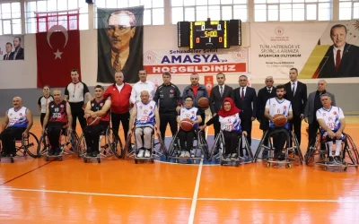 Amasya’da engelli bireyler protokol ile dostluk maçını kazandı